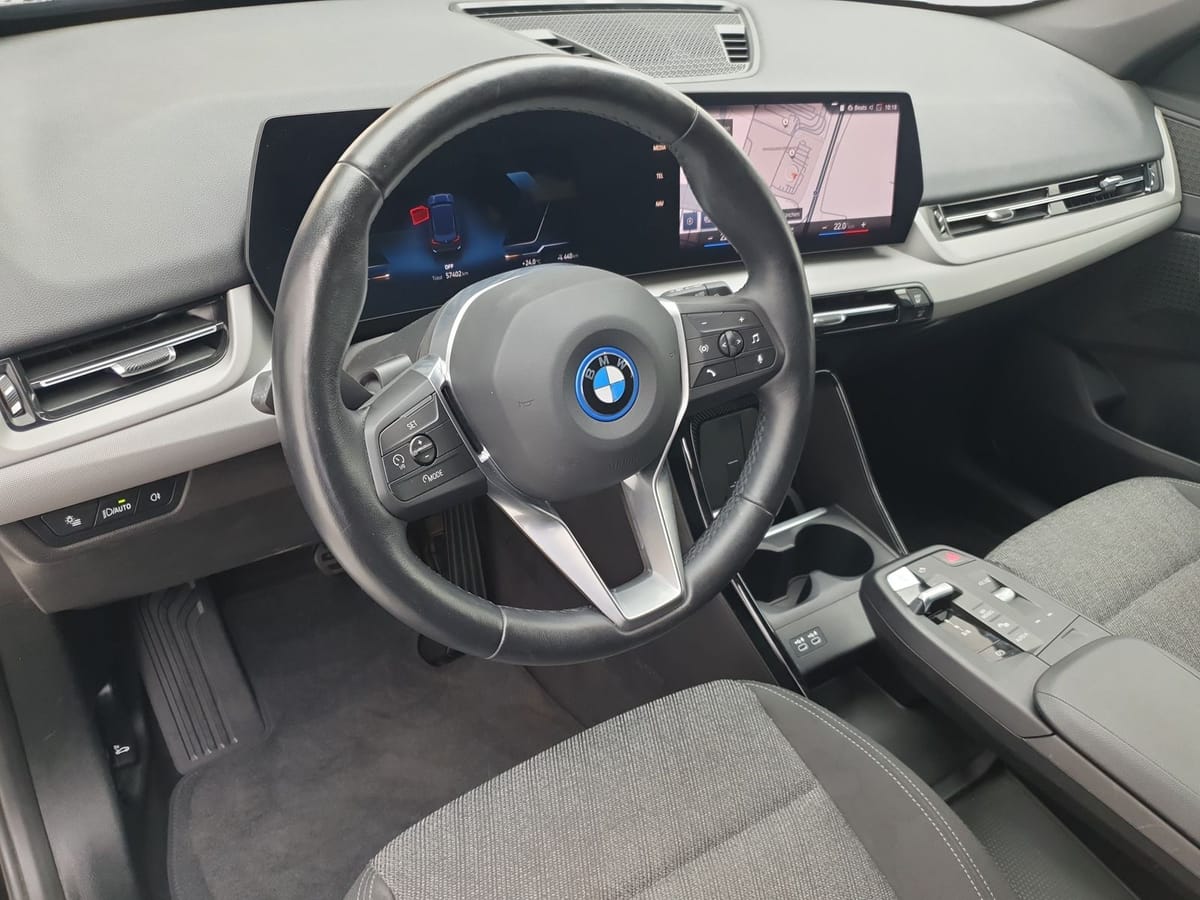BMW iX1 xDrive30 Driv.Assist+ Kamera LED Lenkradhz. foto 8
