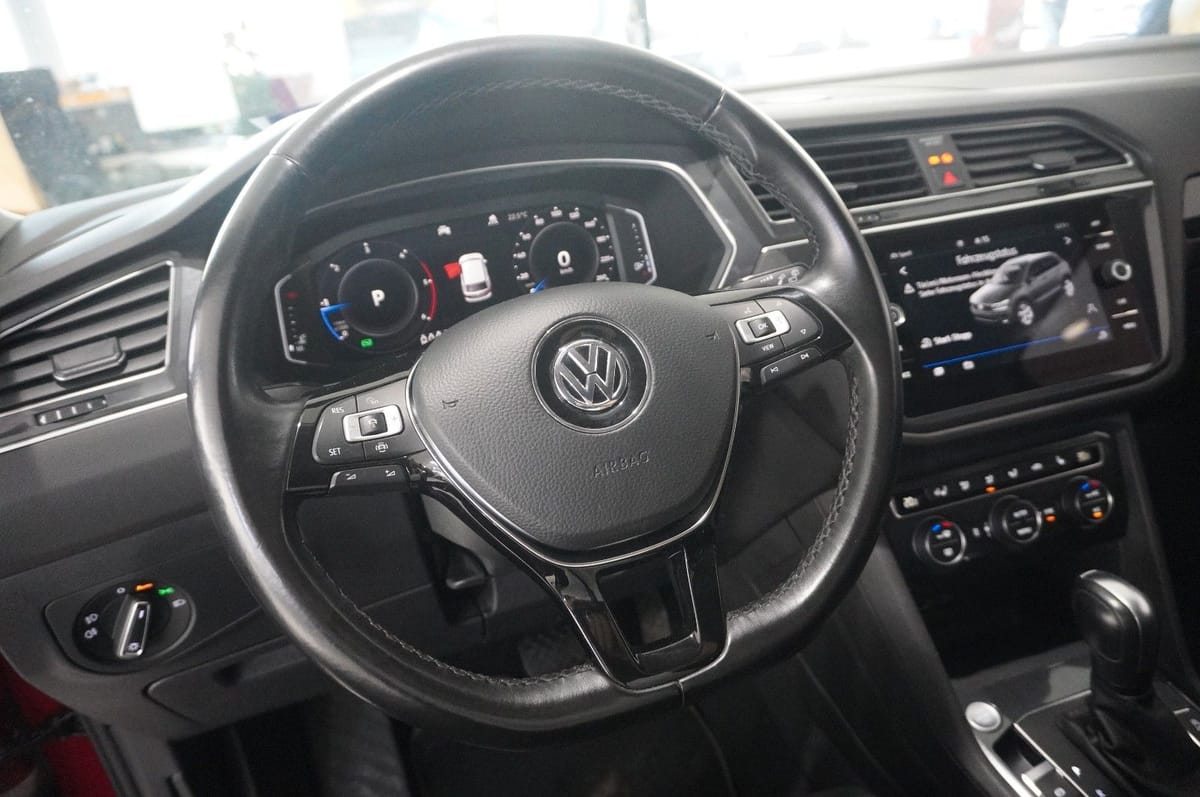 Volkswagen Tiguan Allspace 2.0D 4M R-LINE 7-SITZER NAVI AHK foto 15