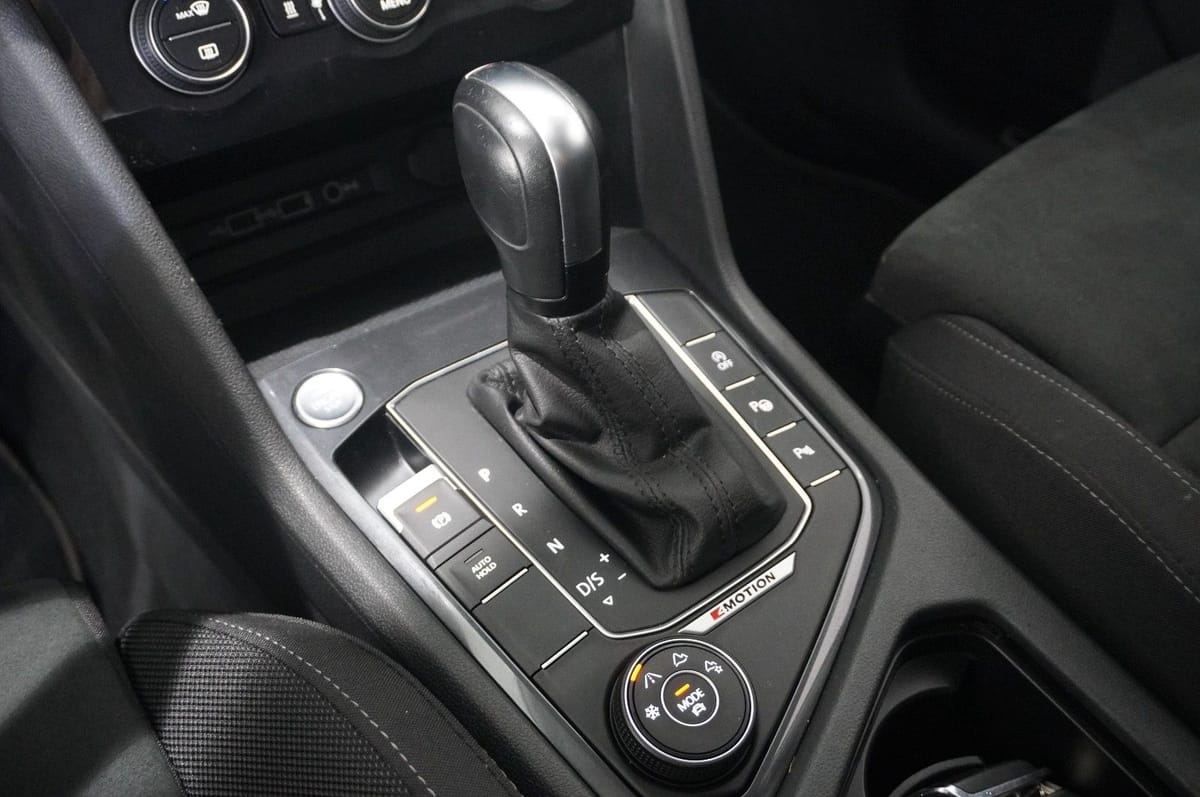 Volkswagen Tiguan Allspace 2.0D 4M R-LINE 7-SITZER NAVI AHK foto 24