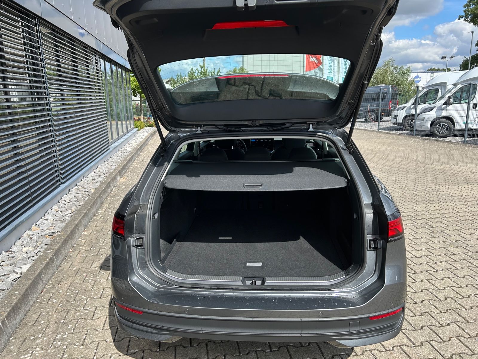 Volkswagen Passat Variant 1.5 eTSI DSG Navi Shz foto 9