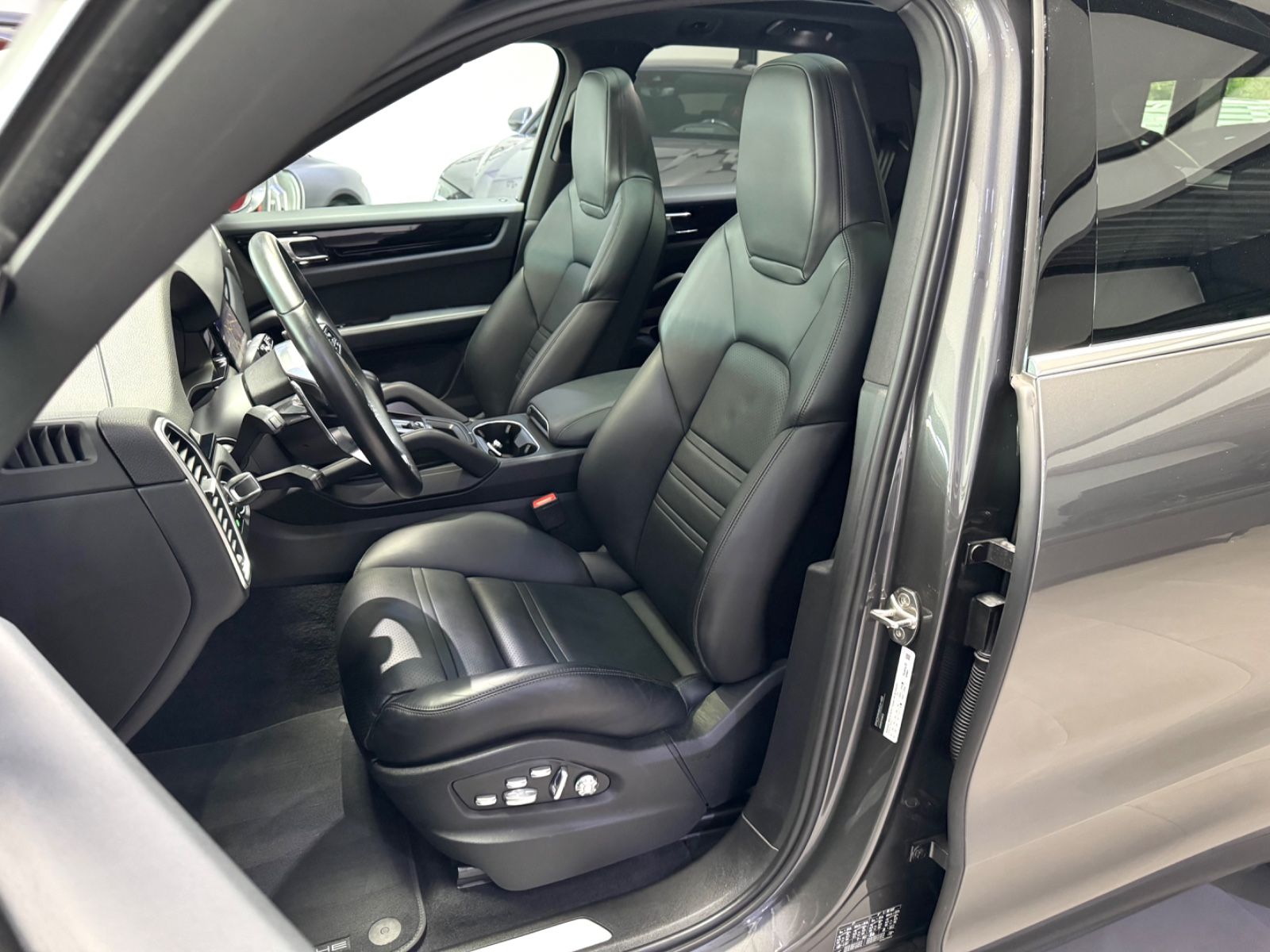 Porsche CAYENNE E-HYBRID HEAD-UP PANO SPORT-CHRONO 21" foto 16