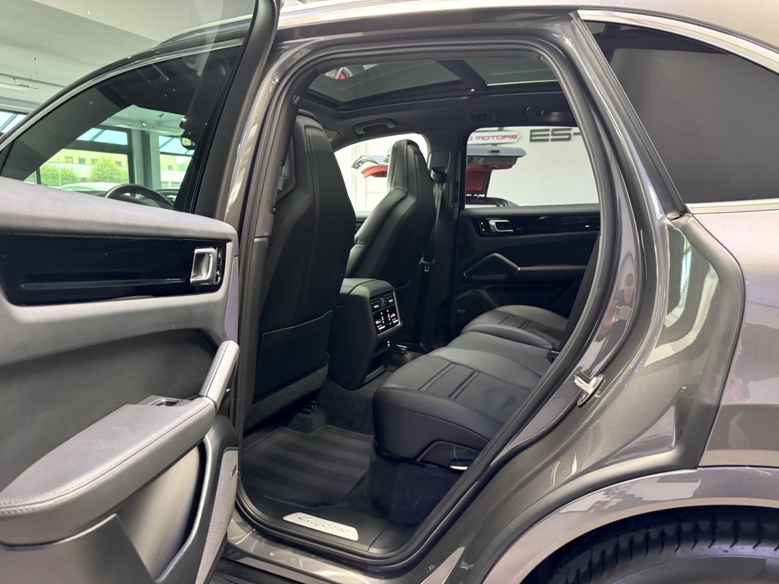 Porsche CAYENNE E-HYBRID HEAD-UP PANO SPORT-CHRONO 21" foto 18