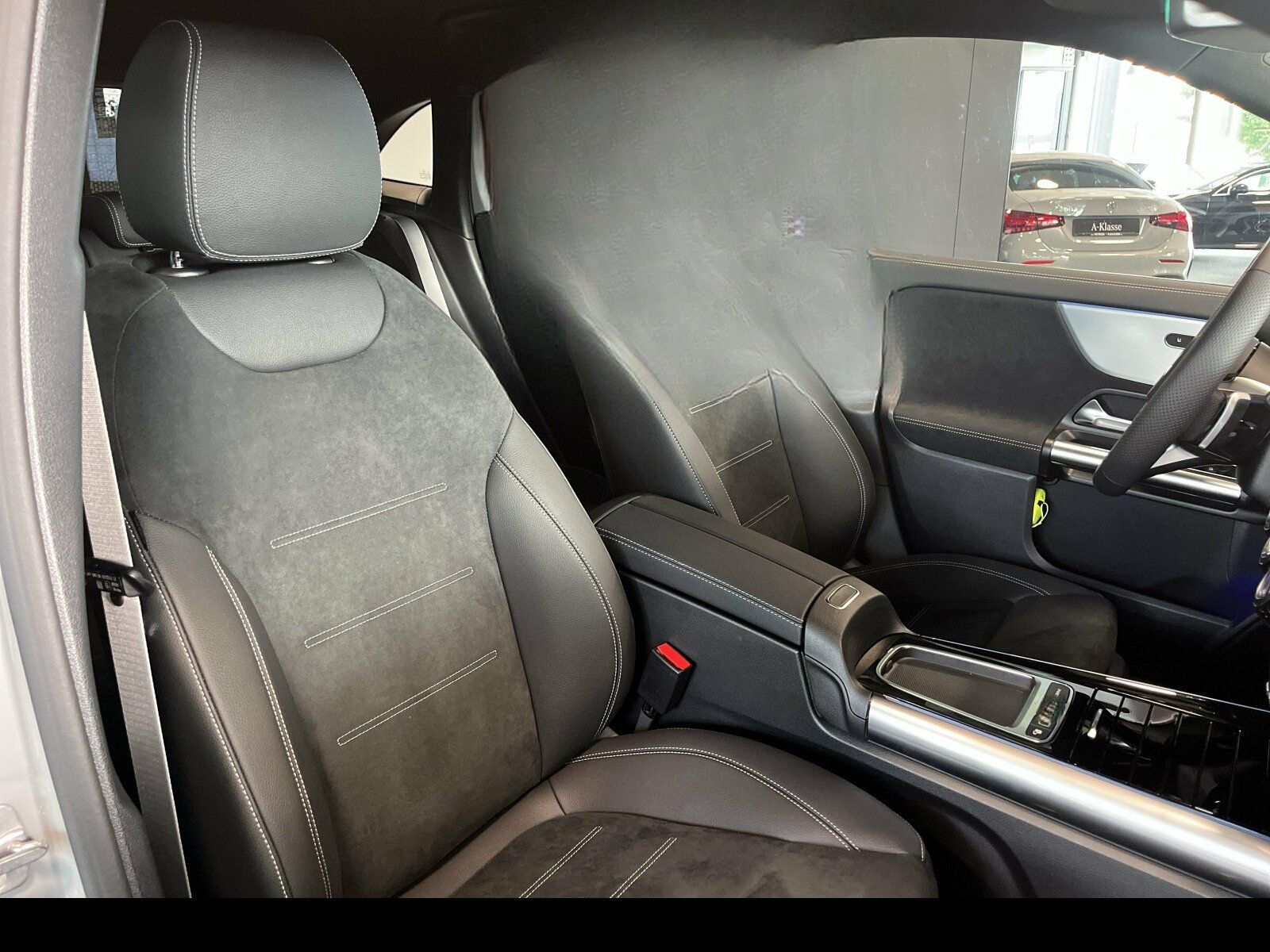 Mercedes-Benz GLA 180 AMG-Line AHK/LED/Kamera/Night/Distronic foto 16