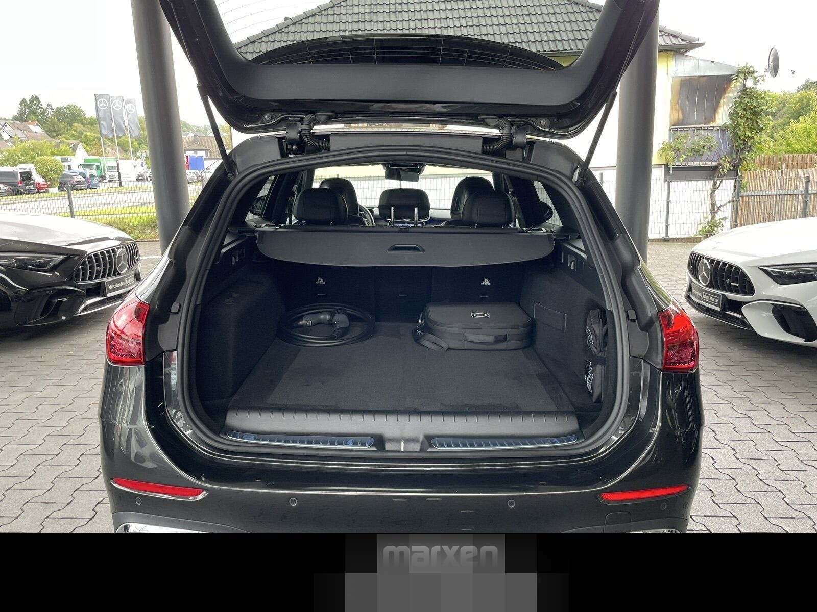 Mercedes-Benz C 300 e T AMG HuD+DIGITAL+Distr+AdvSound+Kamera foto 12