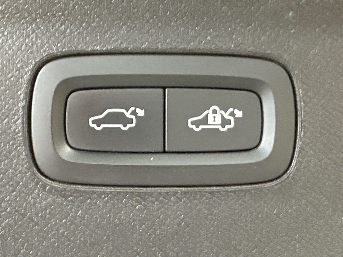 Volvo XC90 B5 AWD Momentum Pro NAV LED VC PANO AHK H&K foto 7