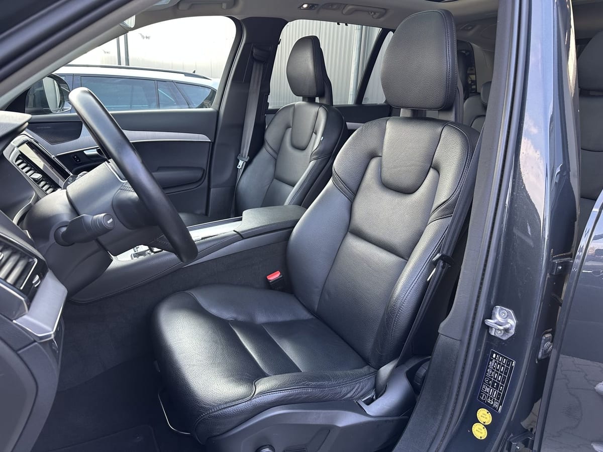 Volvo XC90 B5 AWD Momentum Pro NAV LED VC PANO AHK H&K foto 10