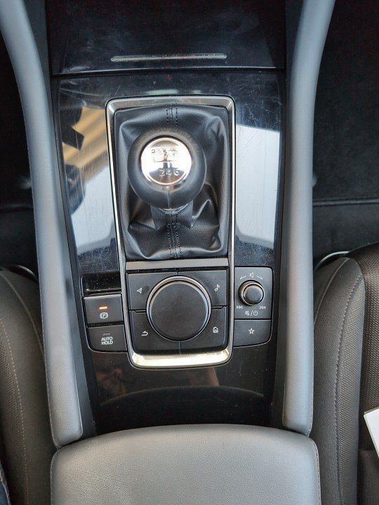 Mazda 3 FB 2.0-X Selection+DESIGN-+ACTIVESENSE+BOSE+1. foto 21