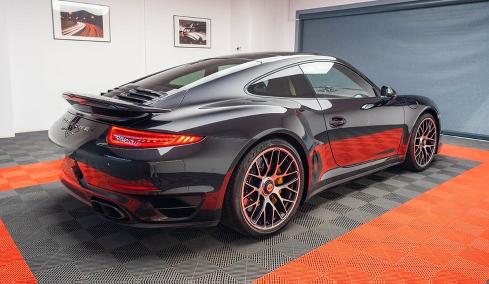 Porsche 911 Turbo S 991 foto 2