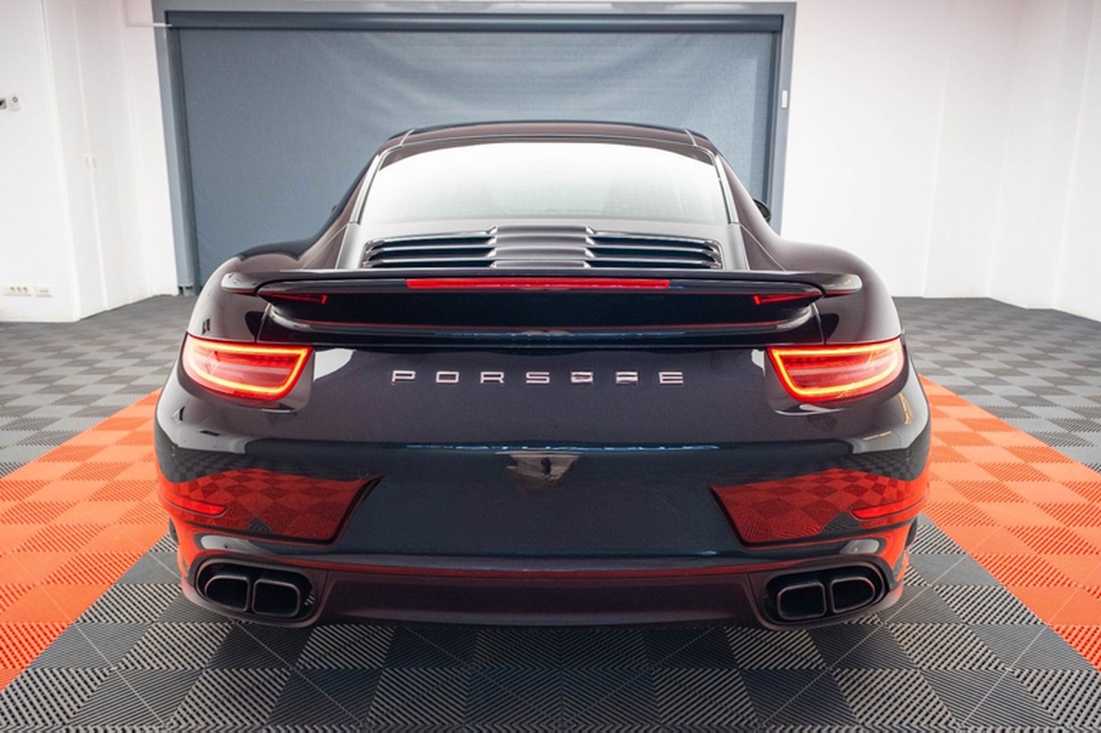 Porsche 911 Turbo S 991 foto 3
