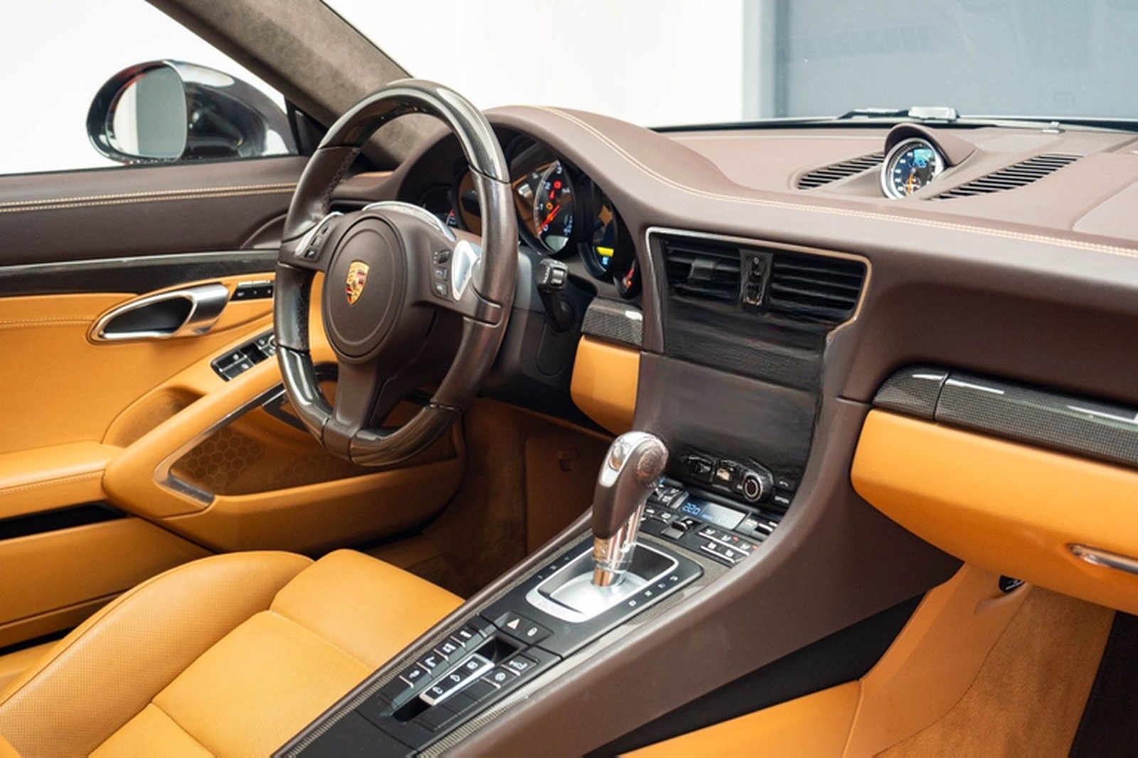 Porsche 911 Turbo S 991 foto 27