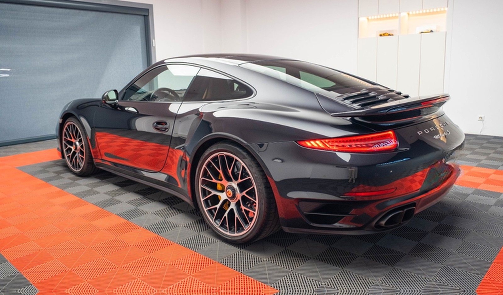 Porsche 911 Turbo S 991 foto 4