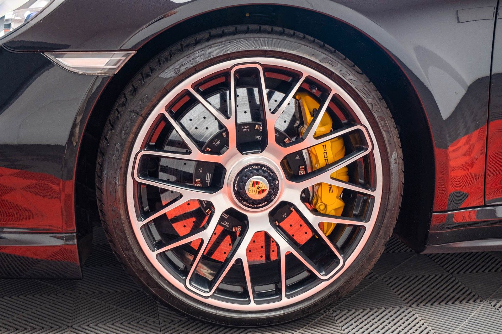 Porsche 911 Turbo S 991 foto 9