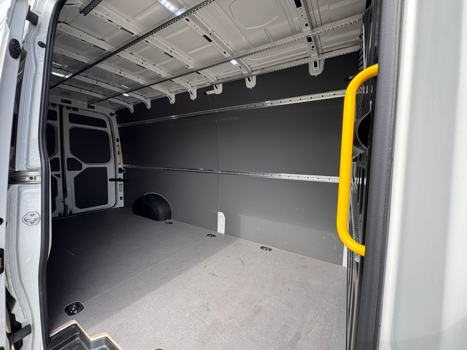 Volkswagen Crafter 2,0 TDI 35 lang Hochdach APP|CAM|AHK foto 7