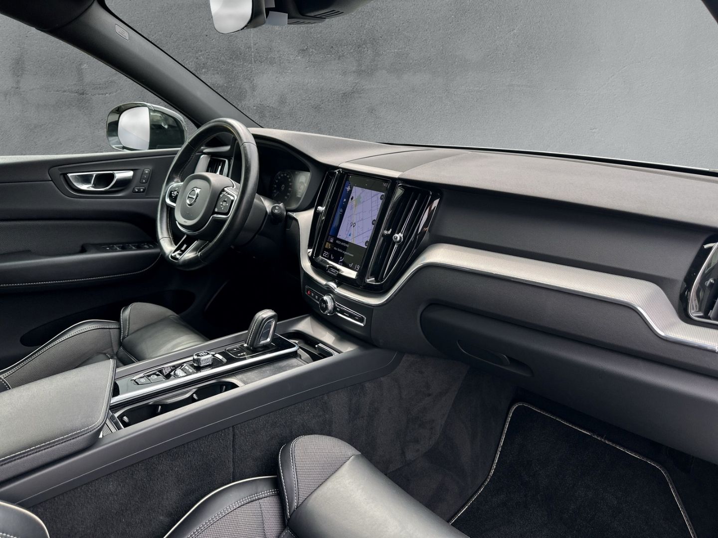 Volvo XC60 R Design 2WD B4 AHK Leder Digitales Cockpit foto 12