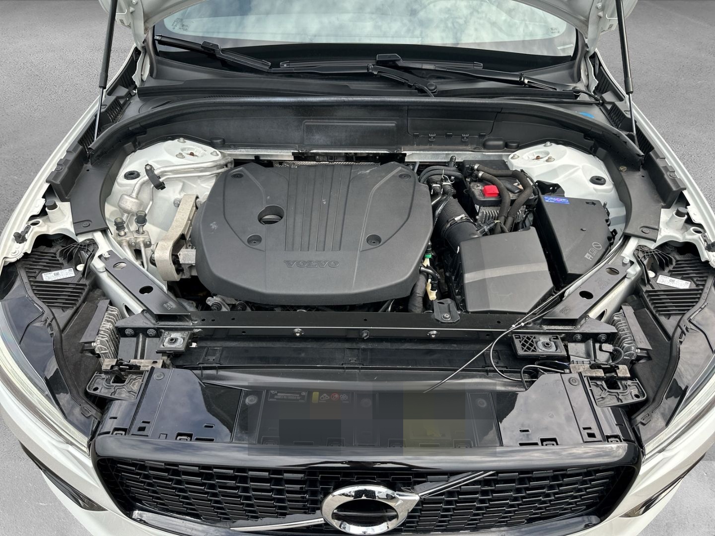 Volvo XC60 R Design 2WD B4 AHK Leder Digitales Cockpit foto 14