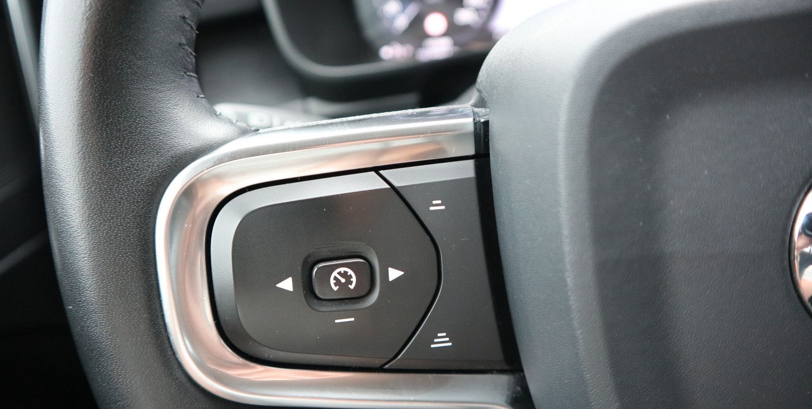 Volvo XC40 Momentum Pro-Automatik-LED-Standhzg. foto 11