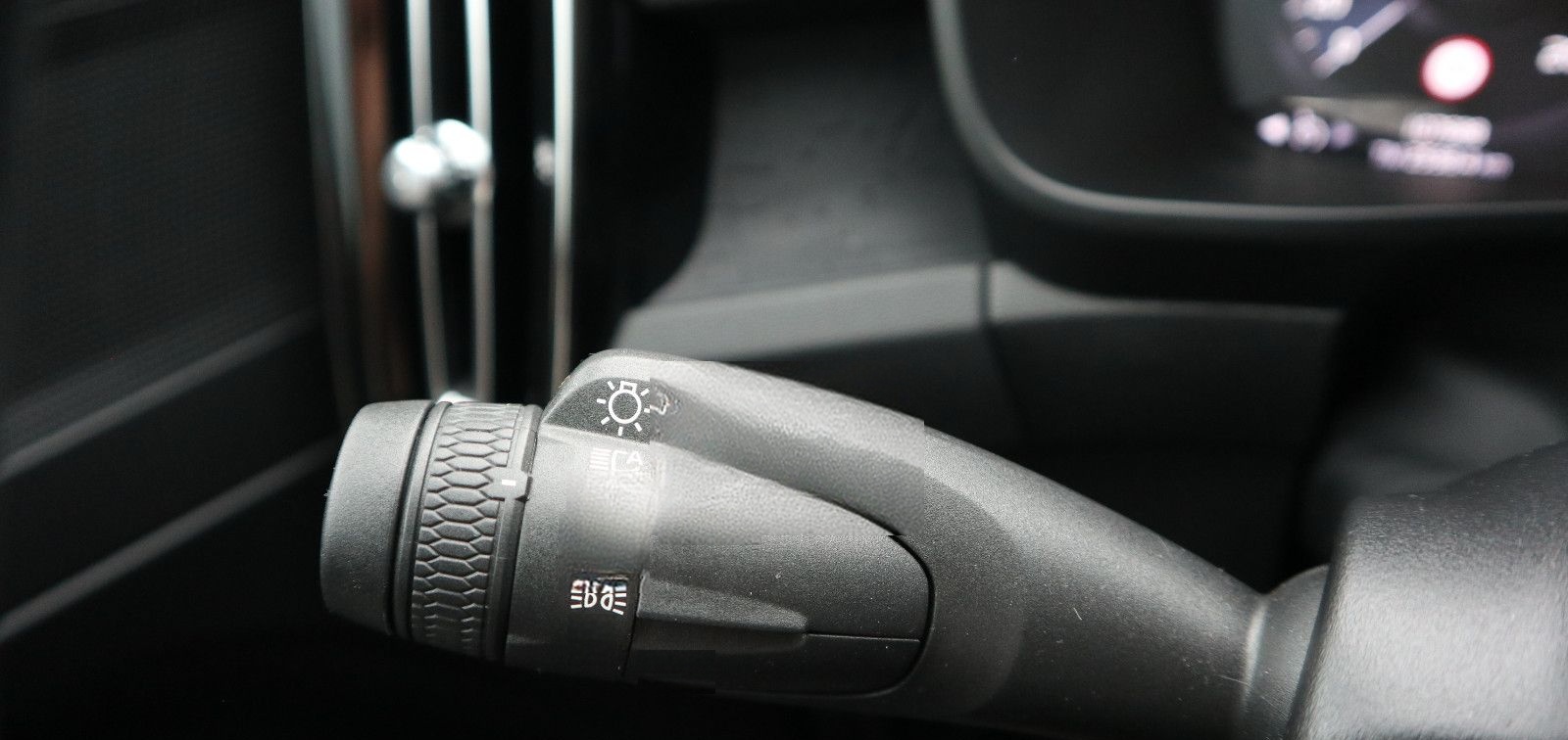 Volvo XC40 Momentum Pro-Automatik-LED-Standhzg. foto 12