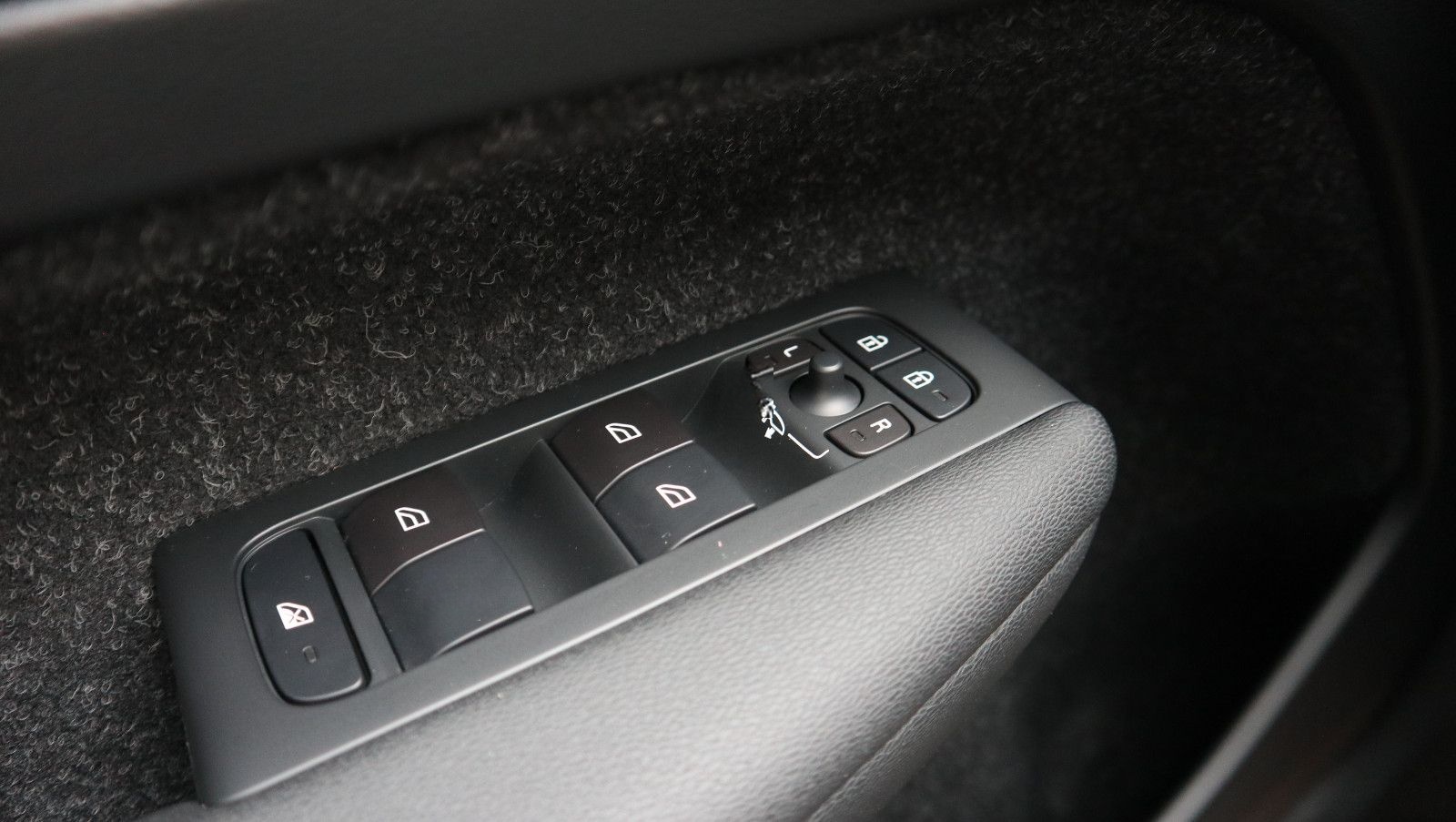 Volvo XC40 Momentum Pro-Automatik-LED-Standhzg. foto 20