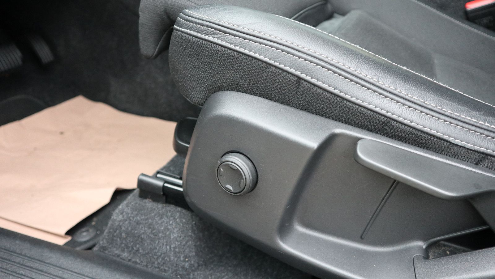 Volvo XC40 Momentum Pro-Automatik-LED-Standhzg. foto 24