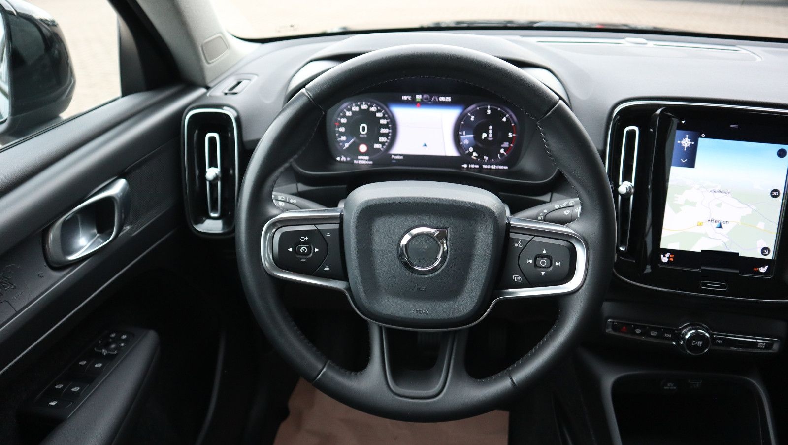 Volvo XC40 Momentum Pro-Automatik-LED-Standhzg. foto 8