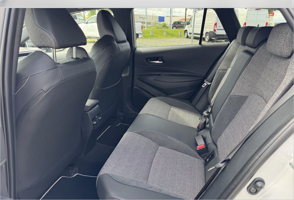Toyota Corolla Touring Sports 2.0 Hybrid Teamplayer LED foto 12