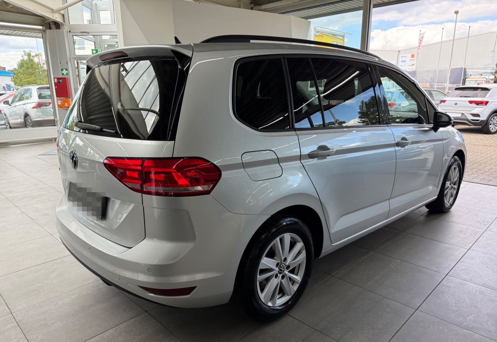 Volkswagen Touran*Comf*Navi*7 Sitzer*AHK*ACC* foto 3