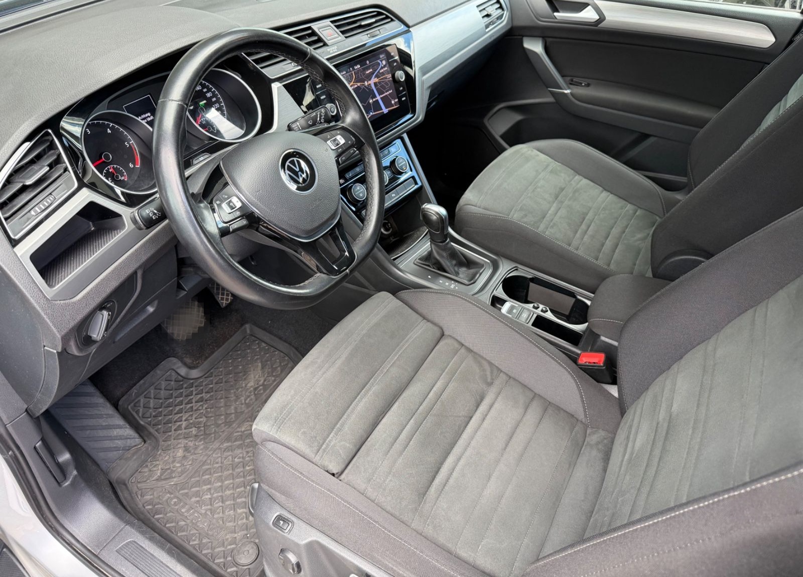 Volkswagen Touran*Comf*Navi*7 Sitzer*AHK*ACC* foto 8