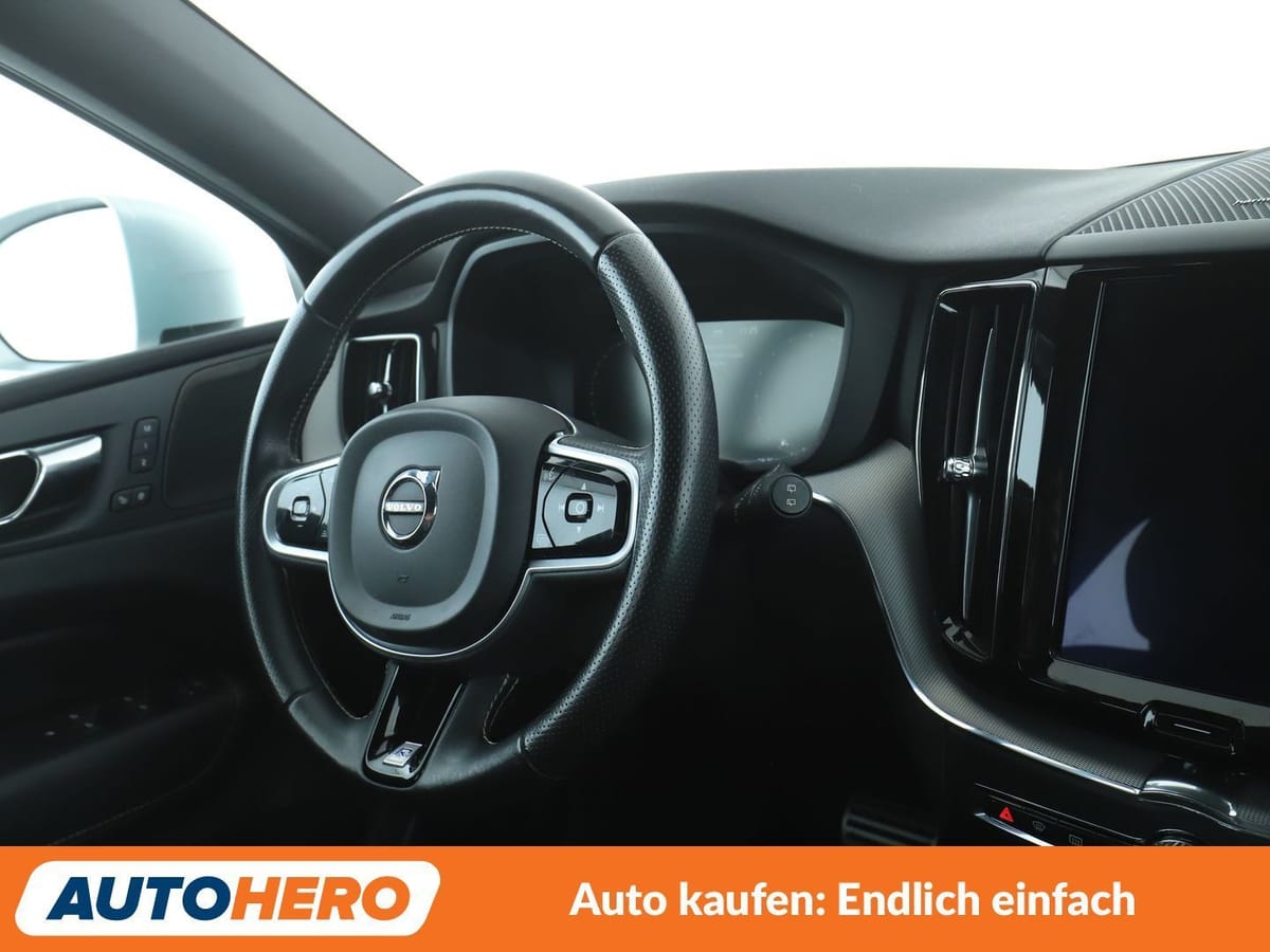 Volvo XC60 2.0 D4 R Design AWD Aut. NAVI LED TEMPO PDC foto 13