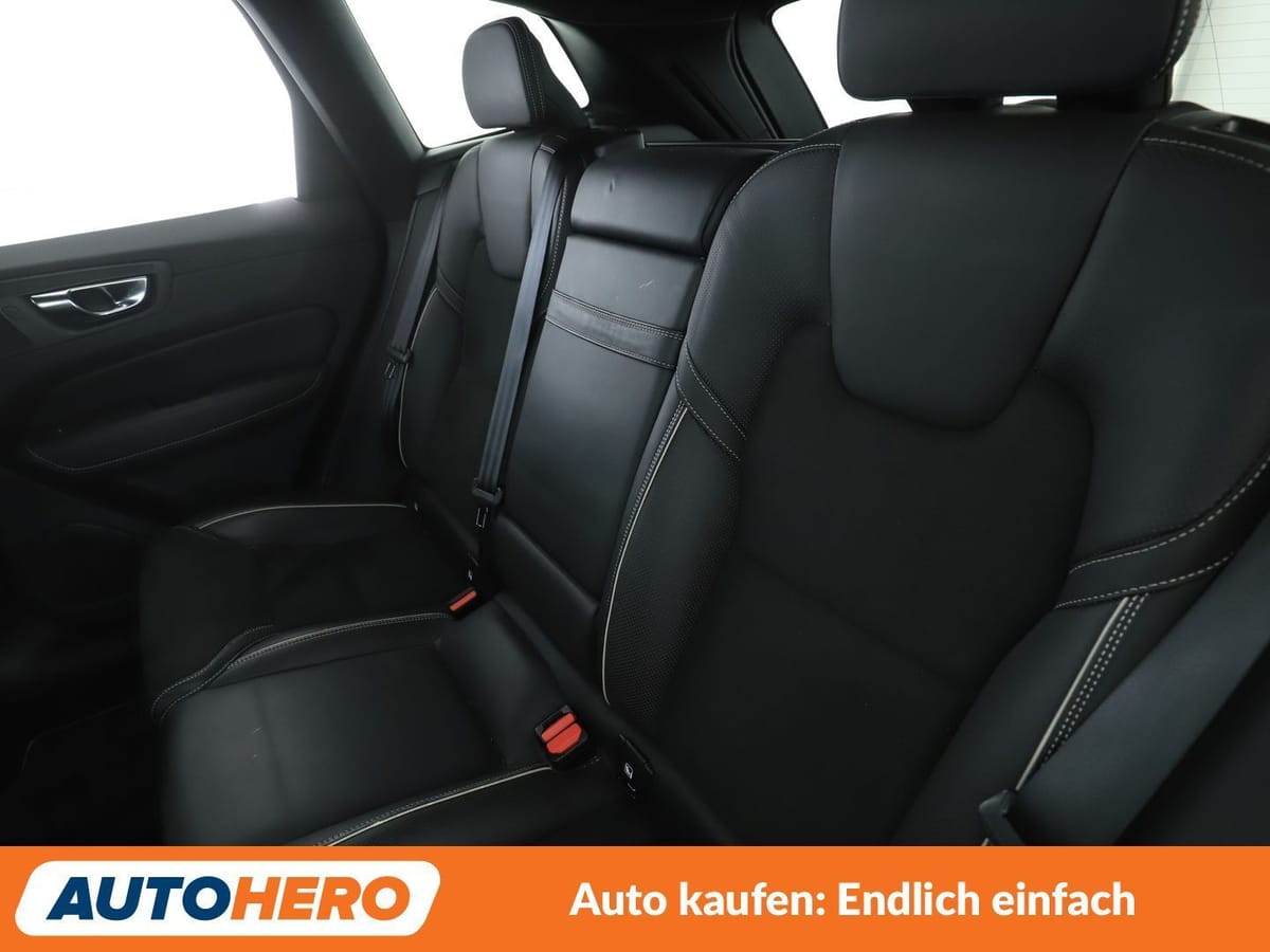 Volvo XC60 2.0 D4 R Design AWD Aut. NAVI LED TEMPO PDC foto 14