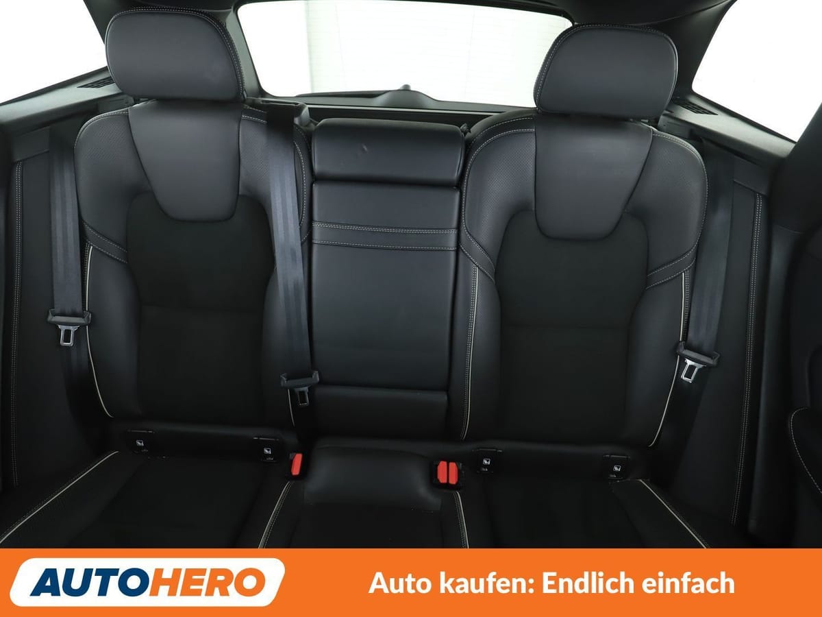 Volvo XC60 2.0 D4 R Design AWD Aut. NAVI LED TEMPO PDC foto 16