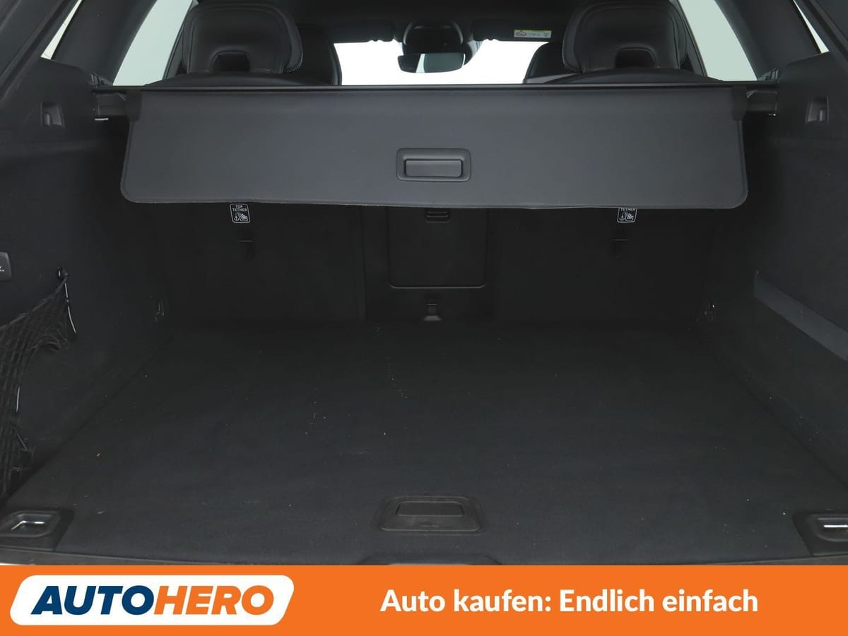 Volvo XC60 2.0 D4 R Design AWD Aut. NAVI LED TEMPO PDC foto 18