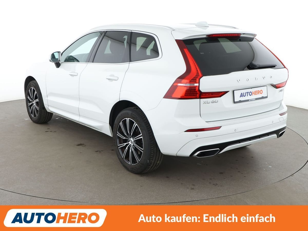 Volvo XC60 2.0 D4 R Design AWD Aut. NAVI LED TEMPO PDC foto 4