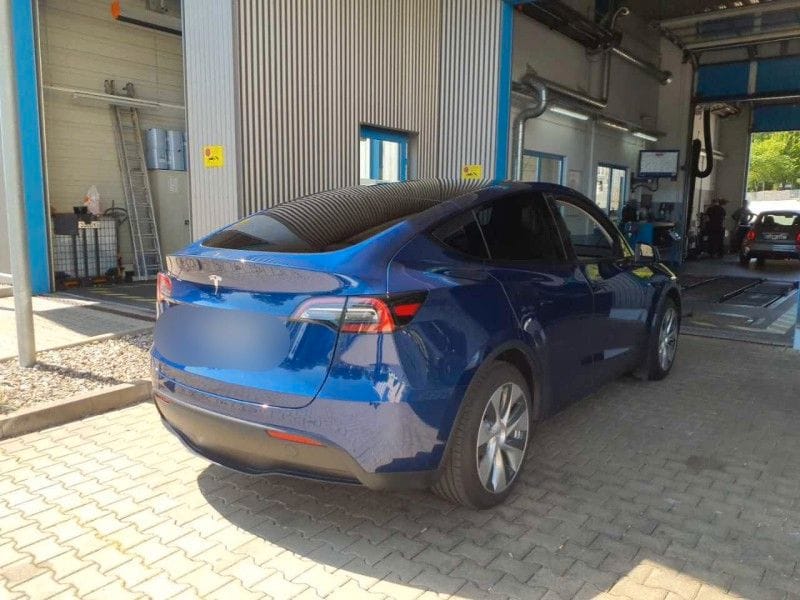 Tesla Model Y Standard Range RWD Wärmepumpe DAB PANO foto 2