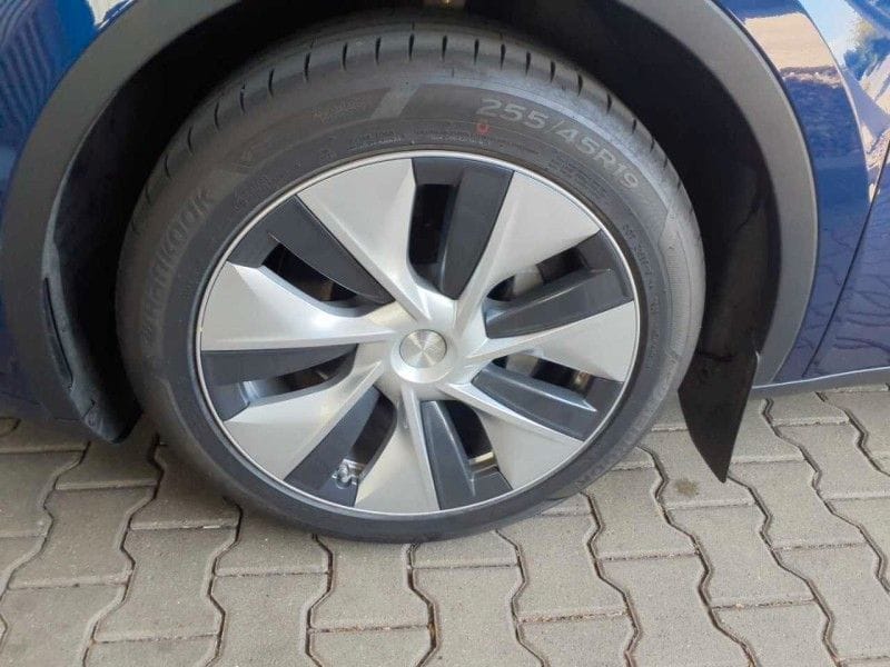 Tesla Model Y Standard Range RWD Wärmepumpe DAB PANO foto 11