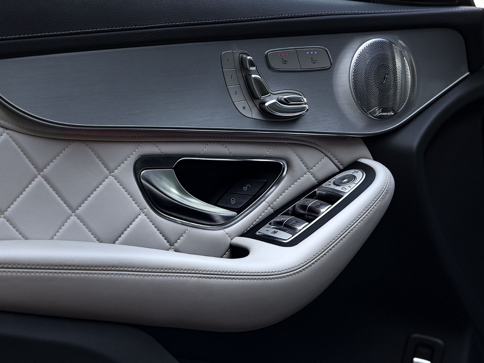 Mercedes-Benz GLC 63 S AMG 4-Matic + Coupe foto 8