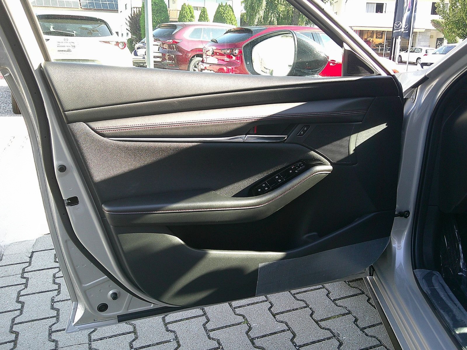 Mazda 3 SKYACTIV 140 AT Homura NAVI/HUD/KAMERA foto 16