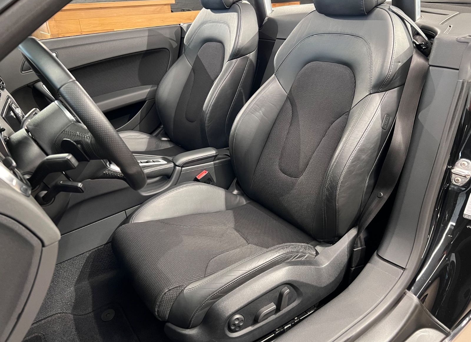 Audi TT Roadster 3.2 V6 S tronic quattro S-LINE NAVI foto 22