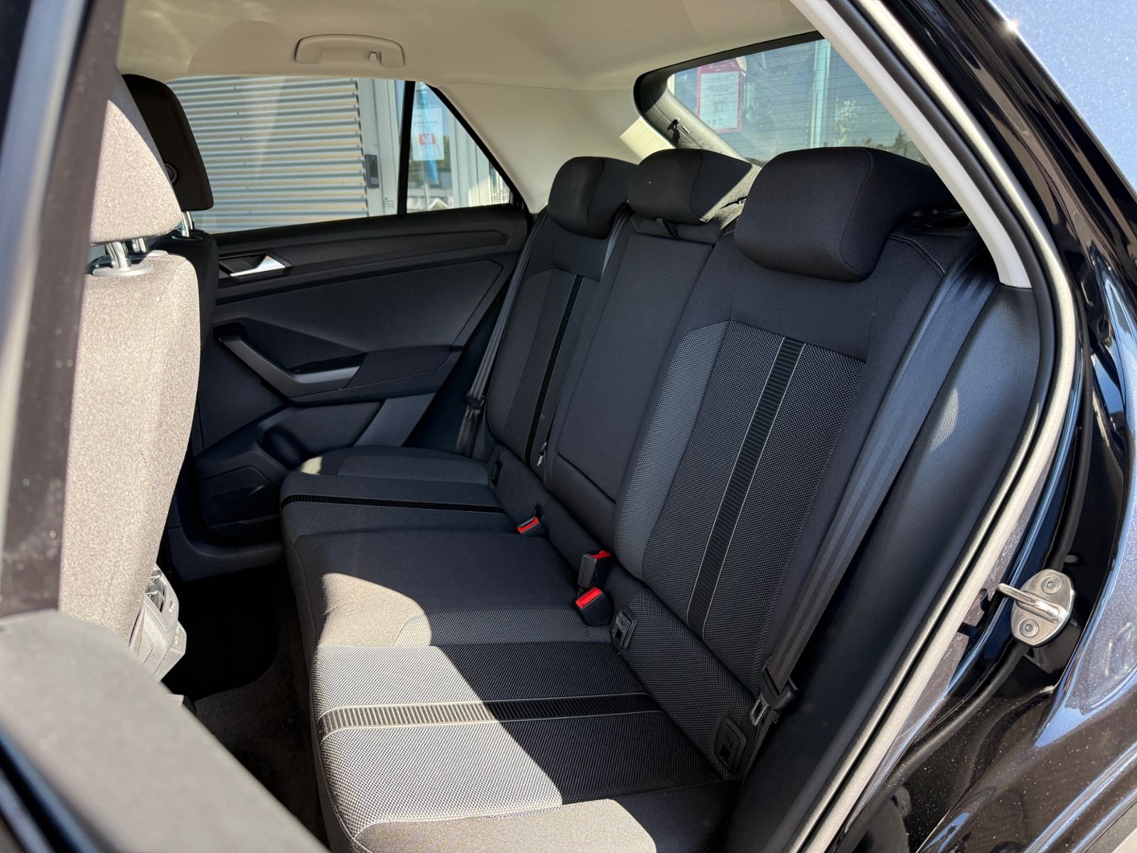 Volkswagen T-Roc 1.0 TSI Life LED/APP/NAVI/DC/PLA foto 18