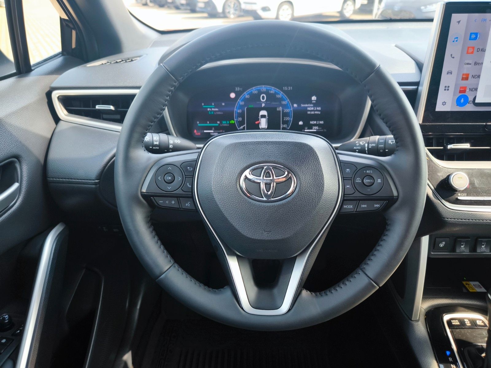 Toyota Corolla Cross Hybrid FWD Team Deutschland foto 14