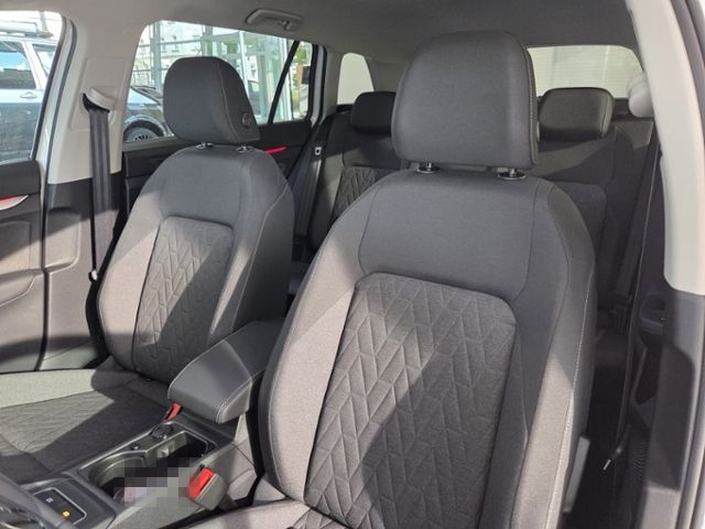 Volkswagen Golf VIII Variant Life 1.5 TSI LED APP ACC CLI P foto 11