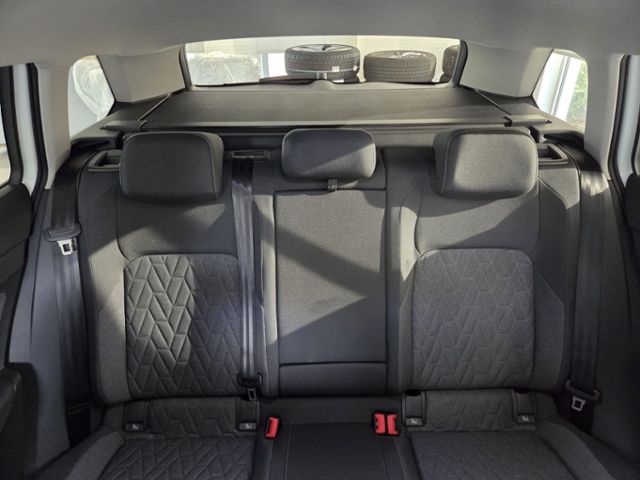 Volkswagen Golf VIII Variant Life 1.5 TSI LED APP ACC CLI P foto 12