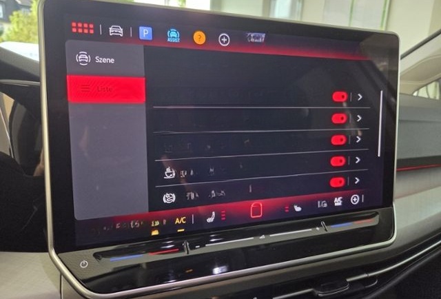 Volkswagen Golf VIII Variant Life 1.5 TSI LED APP ACC CLI P foto 16