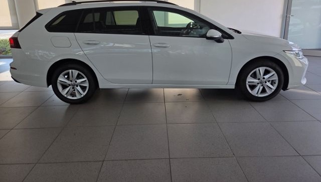 Volkswagen Golf VIII Variant Life 1.5 TSI LED APP ACC CLI P foto 5