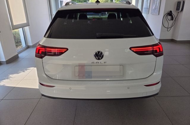 Volkswagen Golf VIII Variant Life 1.5 TSI LED APP ACC CLI P foto 9