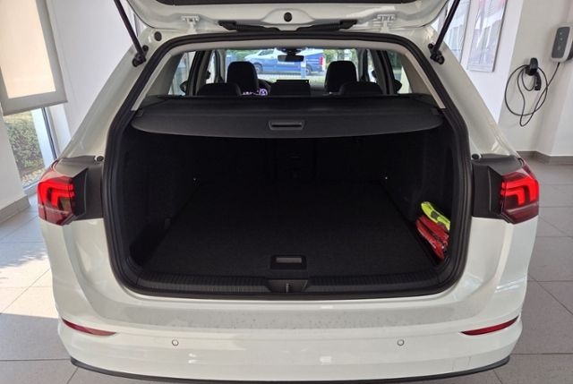 Volkswagen Golf VIII Variant Life 1.5 TSI LED APP ACC CLI P foto 10