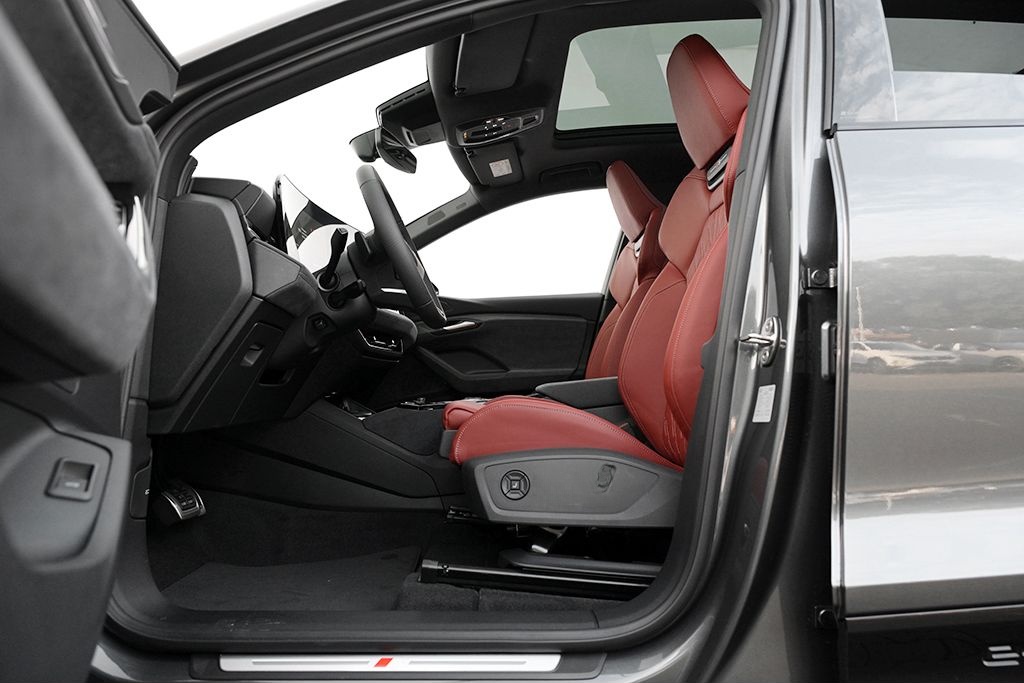 Audi SQ6 e-tron S Line B&O+Pano+KomfortpaketPrp+TechP foto 12