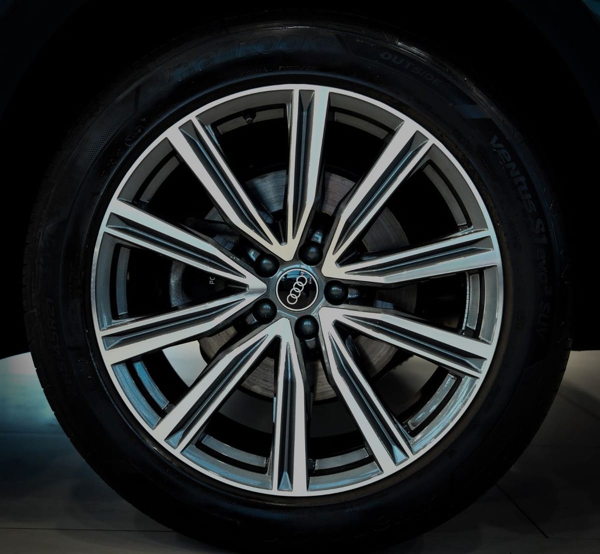 Audi Q8 55 TFSI quattro S-LINE HEAD-UP SOFT-CLOSE R21 foto 11