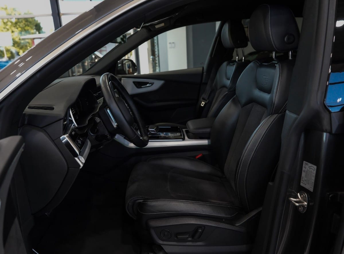 Audi Q8 55 TFSI quattro S-LINE HEAD-UP SOFT-CLOSE R21 foto 12