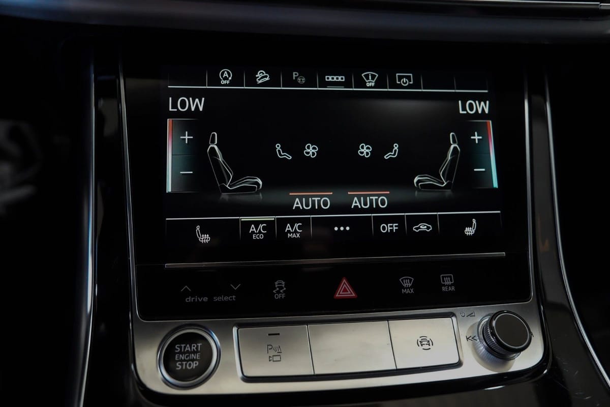 Audi Q8 55 TFSI quattro S-LINE HEAD-UP SOFT-CLOSE R21 foto 19