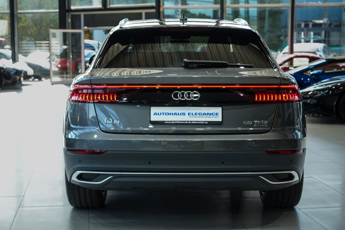 Audi Q8 55 TFSI quattro S-LINE HEAD-UP SOFT-CLOSE R21 foto 5